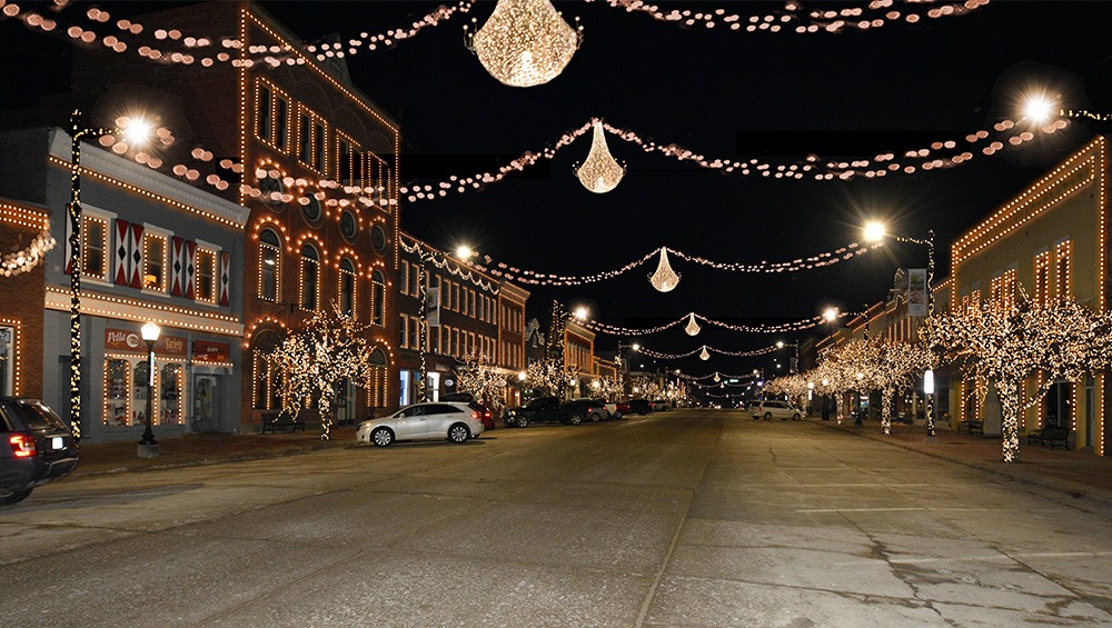 Christmas lights over Franklin Street | Spirit of Pella